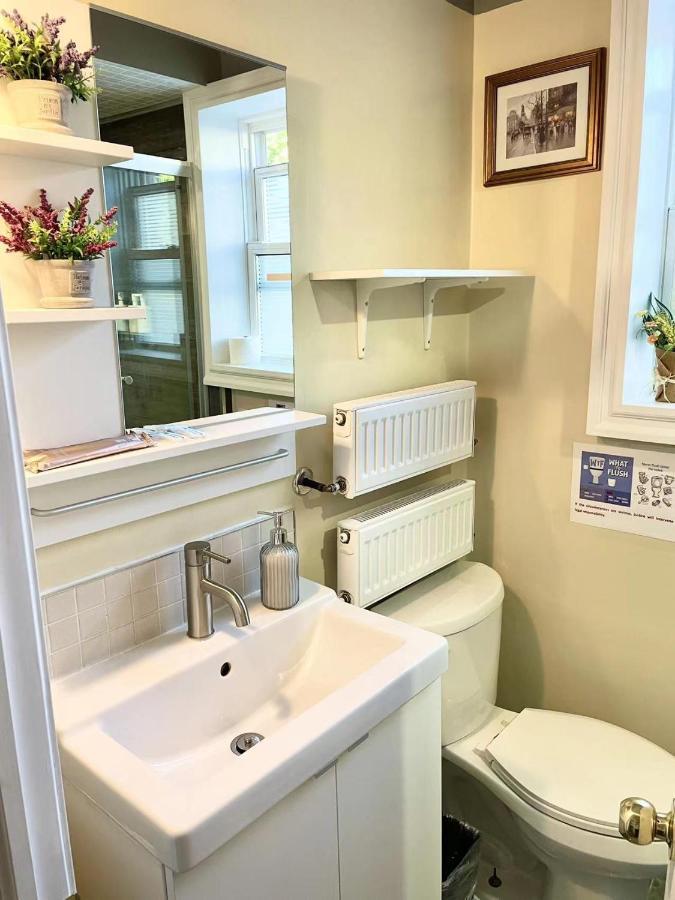 تورونتو Perfect Home-Private Washrooms,Free Parking,High Speed Net المظهر الخارجي الصورة