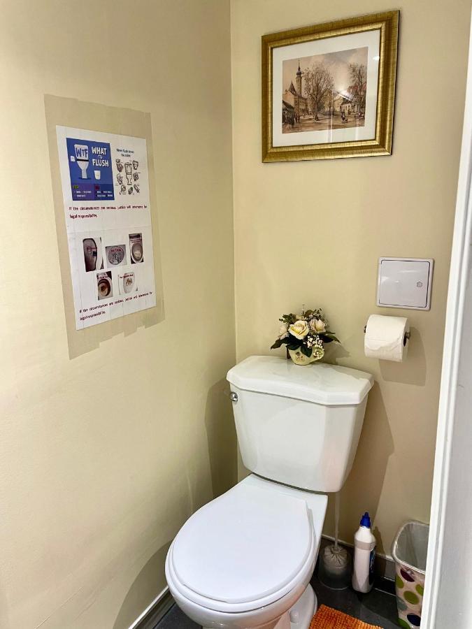 تورونتو Perfect Home-Private Washrooms,Free Parking,High Speed Net المظهر الخارجي الصورة