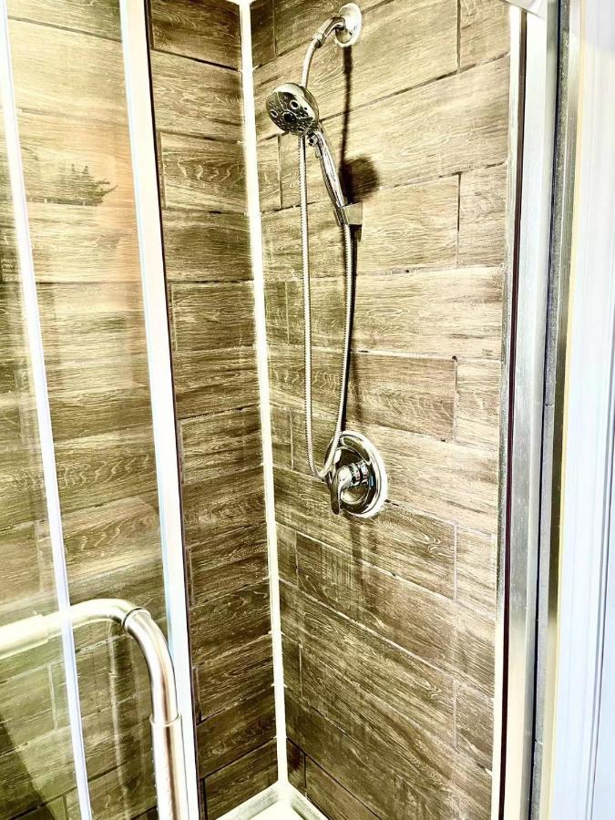 تورونتو Perfect Home-Private Washrooms,Free Parking,High Speed Net المظهر الخارجي الصورة