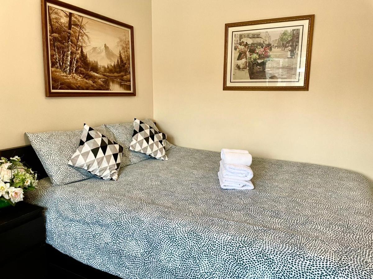 تورونتو Perfect Home-Private Washrooms,Free Parking,High Speed Net المظهر الخارجي الصورة