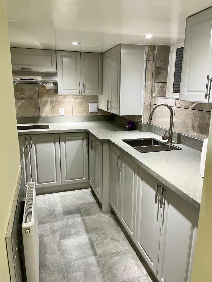 تورونتو Perfect Home-Private Washrooms,Free Parking,High Speed Net المظهر الخارجي الصورة