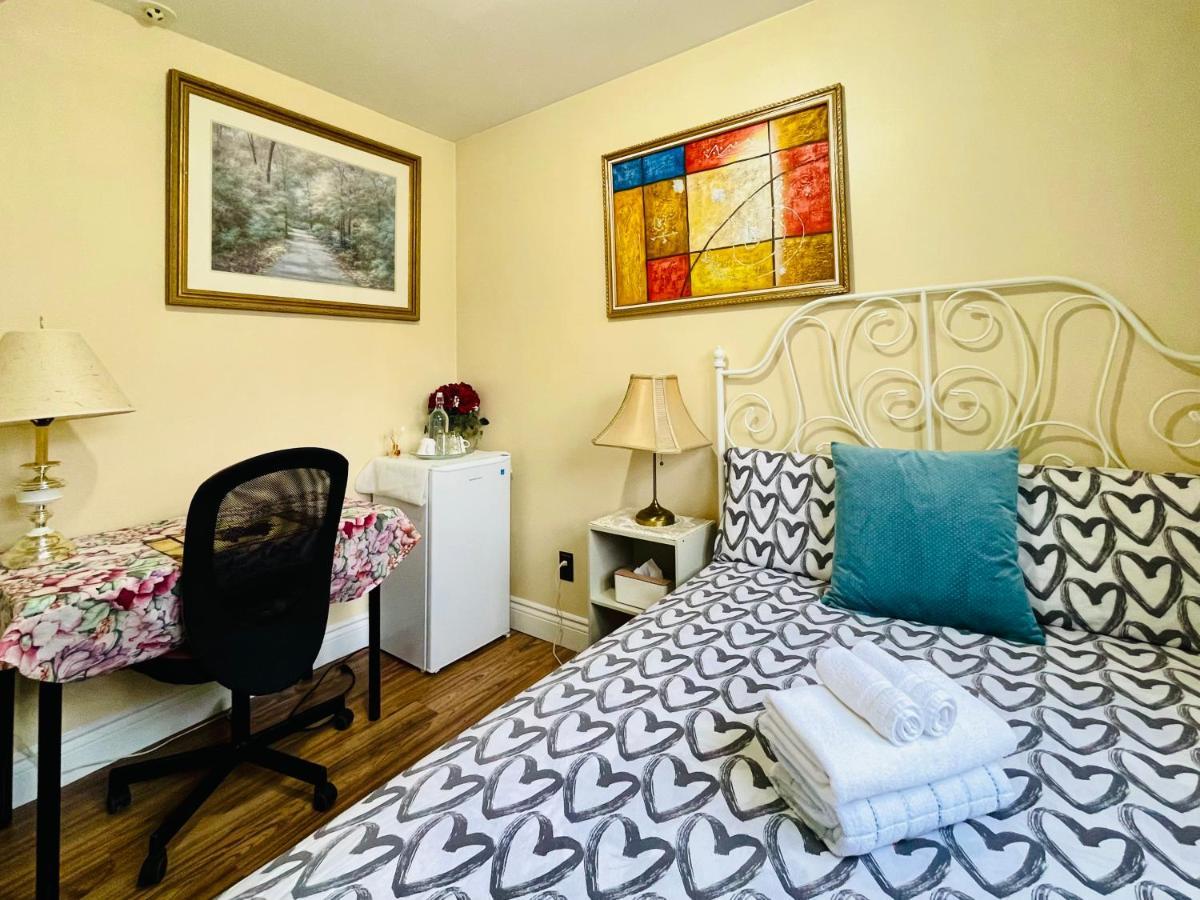 تورونتو Perfect Home-Private Washrooms,Free Parking,High Speed Net المظهر الخارجي الصورة