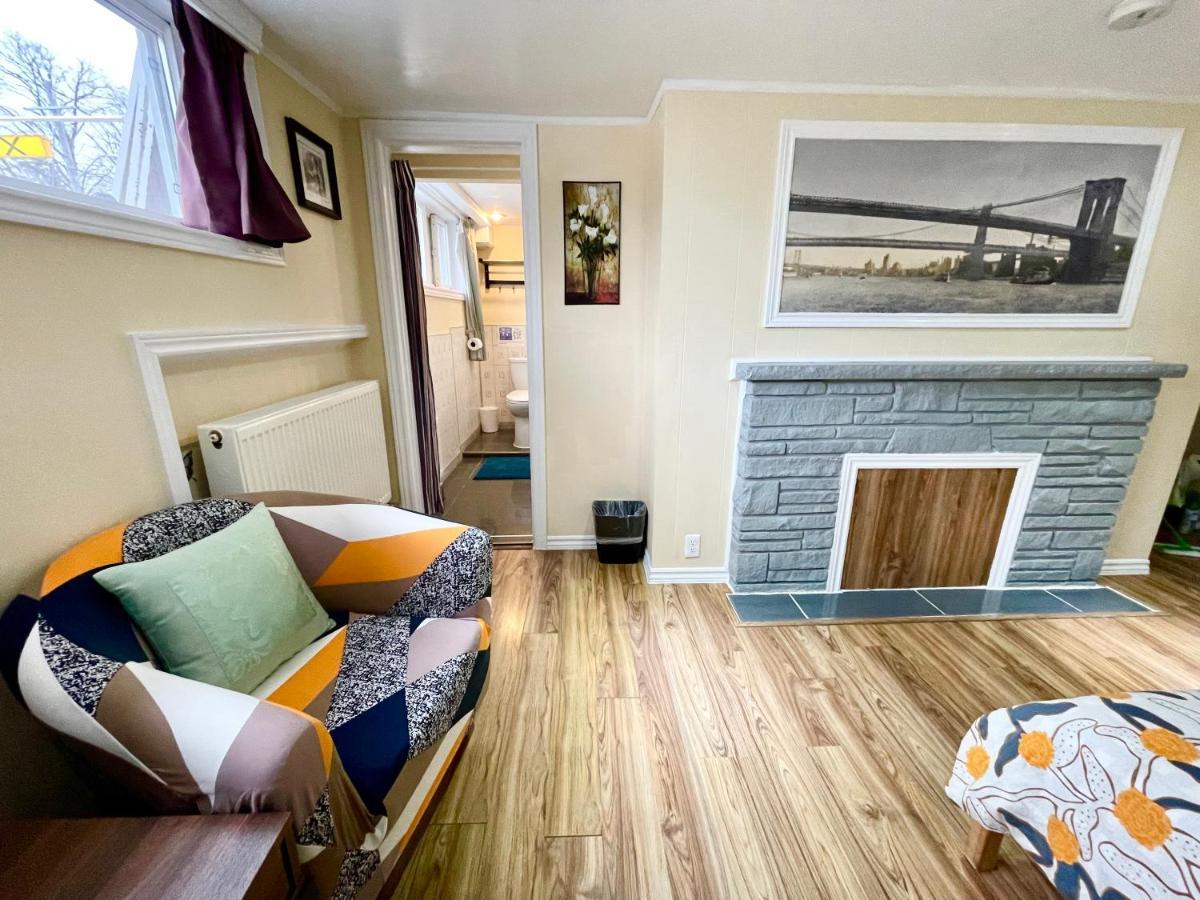 تورونتو Perfect Home-Private Washrooms,Free Parking,High Speed Net المظهر الخارجي الصورة