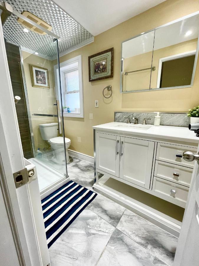 تورونتو Perfect Home-Private Washrooms,Free Parking,High Speed Net المظهر الخارجي الصورة